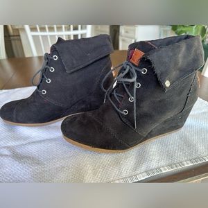 Women’s Black Wedge Lace-Up Bootie